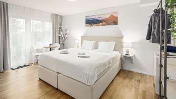 EH Apartments - Deluxe Studio